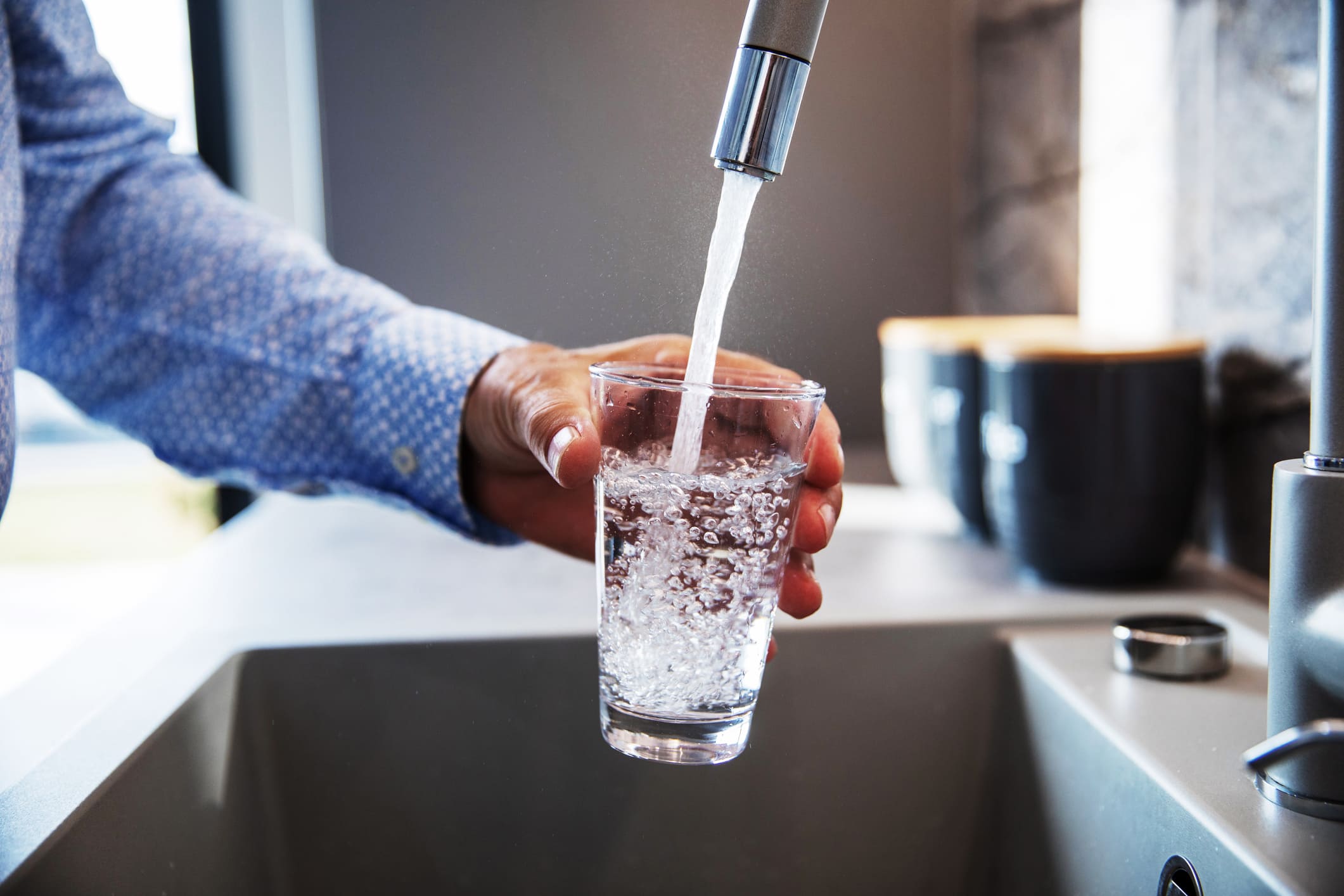 Los beneficios de los purificadores de agua: ¡La importancia de tener agua limpia en casa!